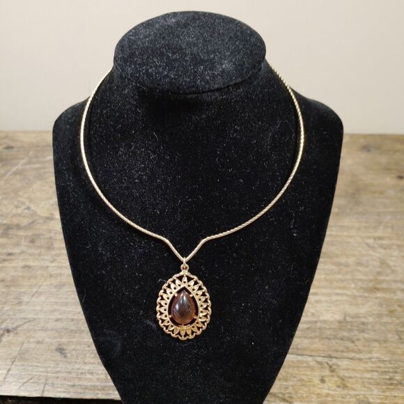 Sarah Coventry Jewelry - Vintage Sarah Coventry Necklace Golden Teardrop Choker Amber Cabochon 70's